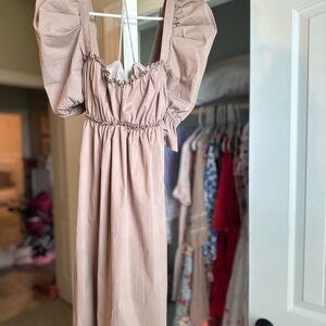 Beautiful dress my husband bought me! Wore once, but it’s not my color!